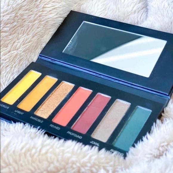 Younique makeup - Picture 5 of 8